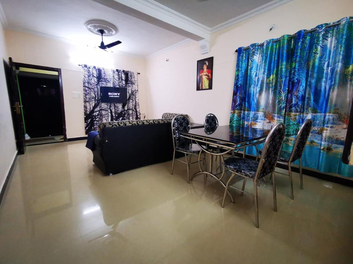 J2 Home Stay - Luxury Homes With Caravan Services Thiruvananthapuram Exterior foto
